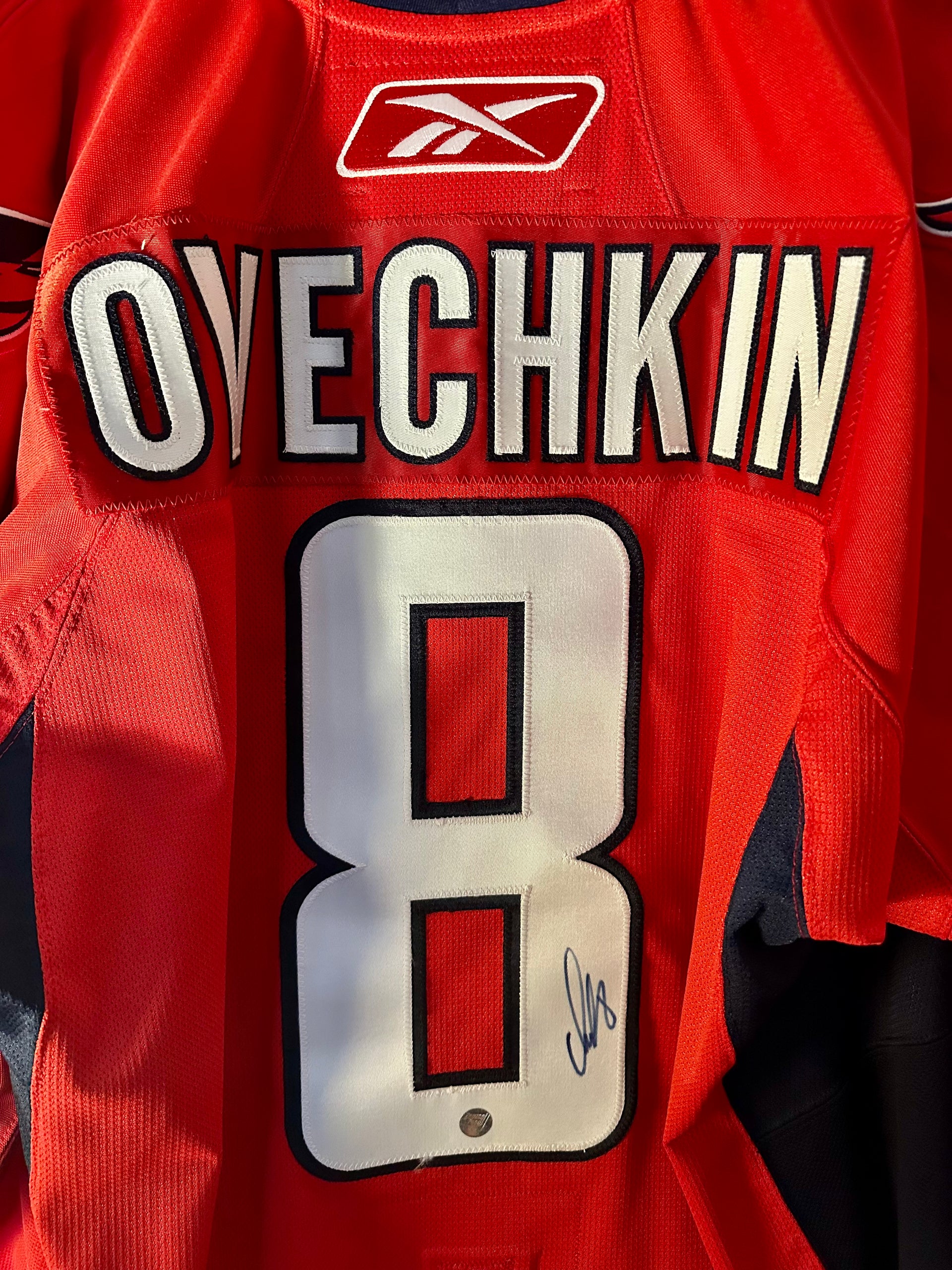 Alexander Ovechkin Signed Washington Capitals Jersey with COA  display picture 1